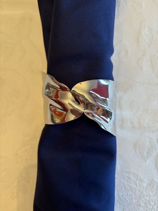 Folded Metal Center Clasp Bracelet