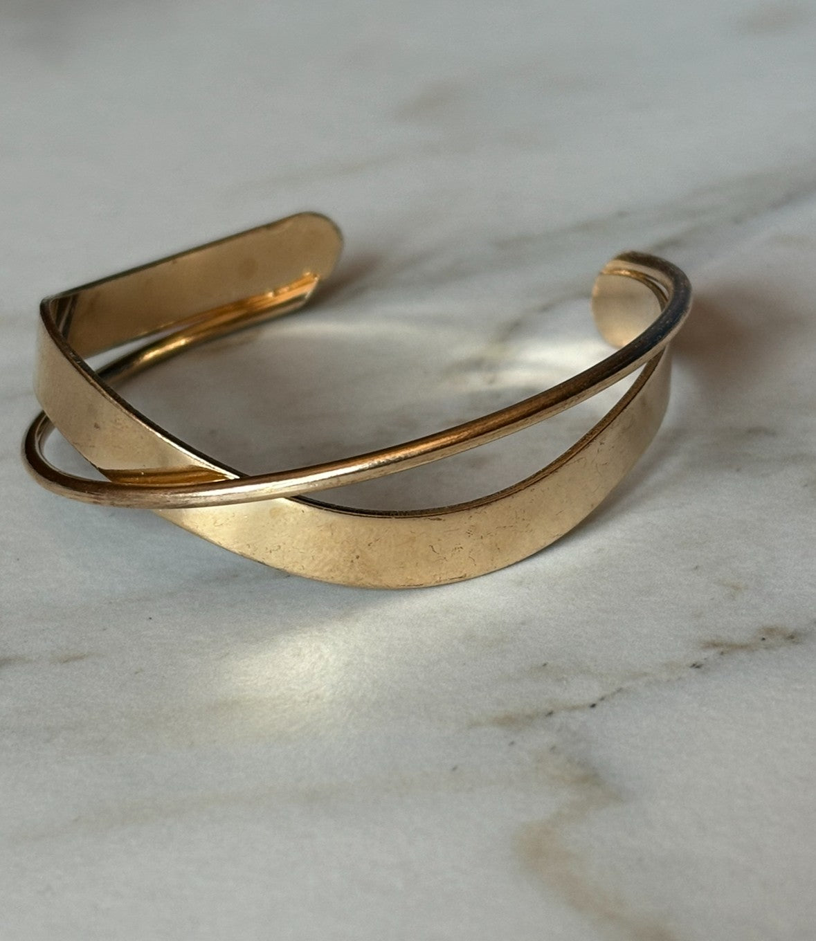 Narrow Crossover Bracelet