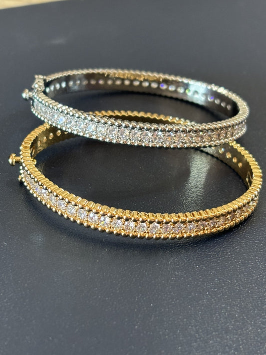 Zircon Clasp Bracelet