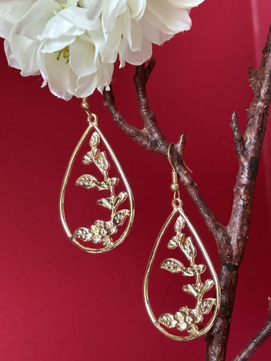 Teardrop Floral Design Earring